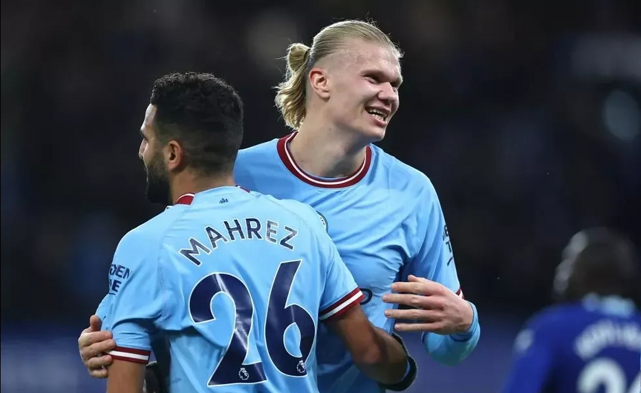 包含赛地聚焦——社区盾国际比赛日热度飙升，尤文图斯主帅复盘，更衣室稳定，阵容厚度经受考验的词条