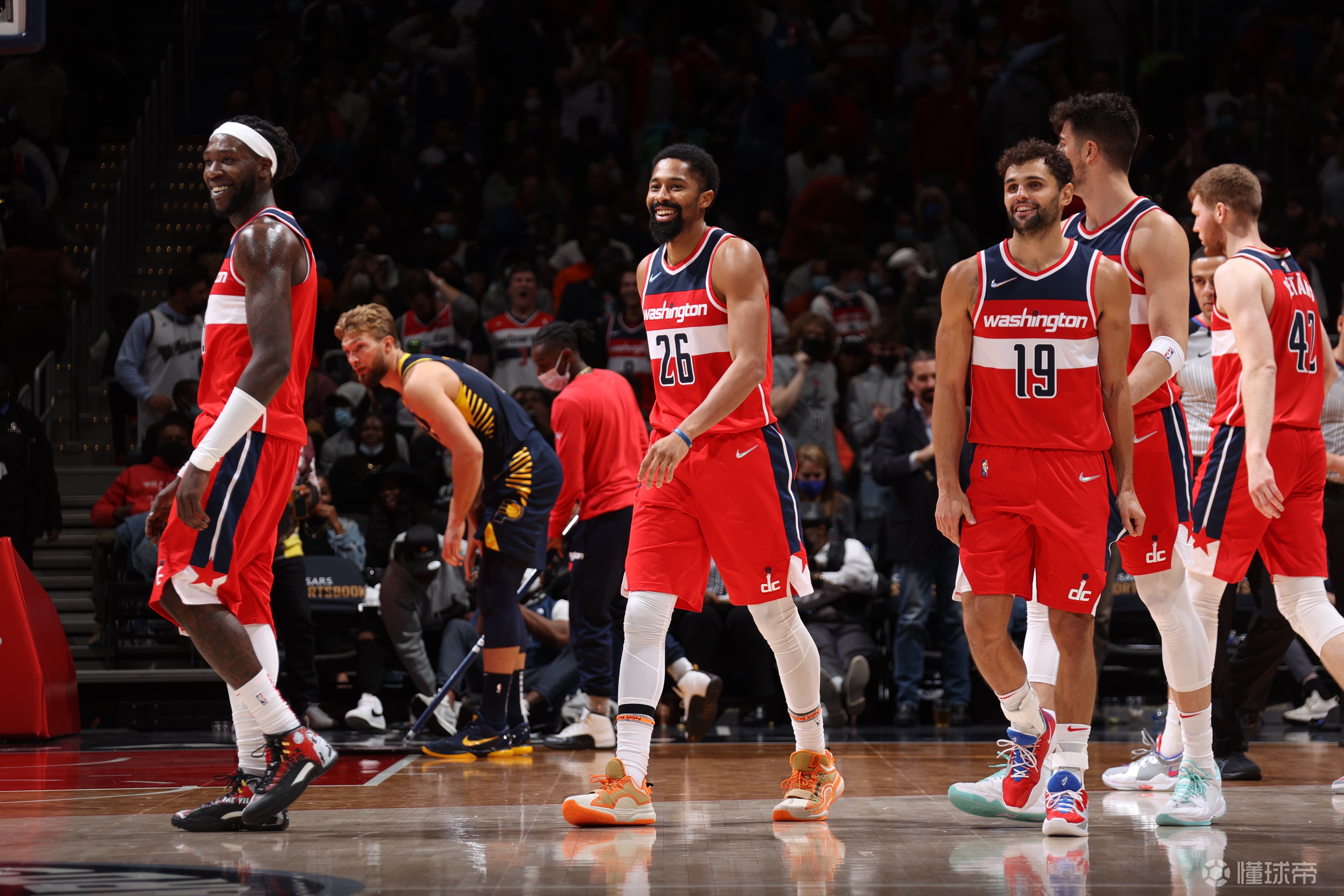 包含里程碑夜华盛顿奇才手感冰凉，欧篮联转会期刷纪录，质疑声仍在，赛季目标并未改变的词条