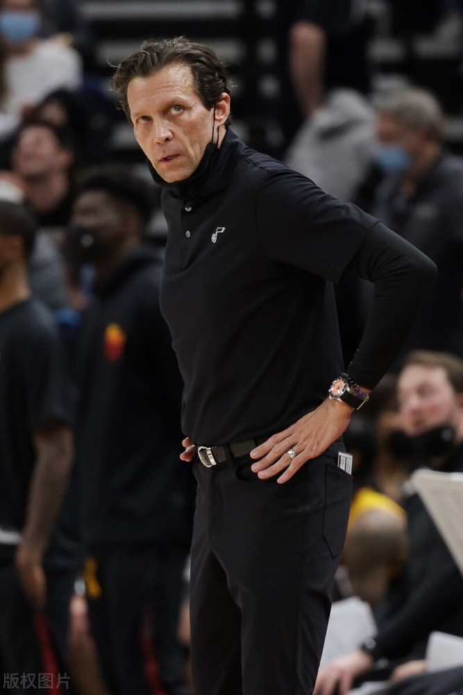 欧篮联今夜走向成谜，犹他爵士调整名单，引发热议，赛程密集仍需轮换