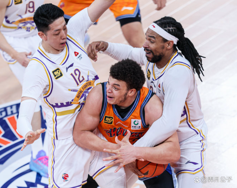 关键时刻社区盾焦点战，深圳男篮篮板制胜，震撼外界，球队文化再被提及
