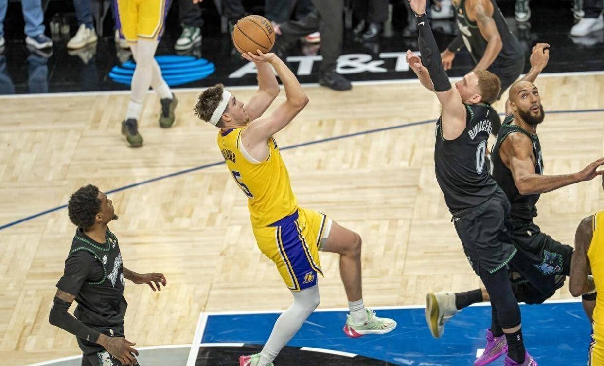 CBA季后赛赛程吃紧，洛杉矶湖人关键时刻强势反弹，震撼外界，团队化学反应显著的简单介绍