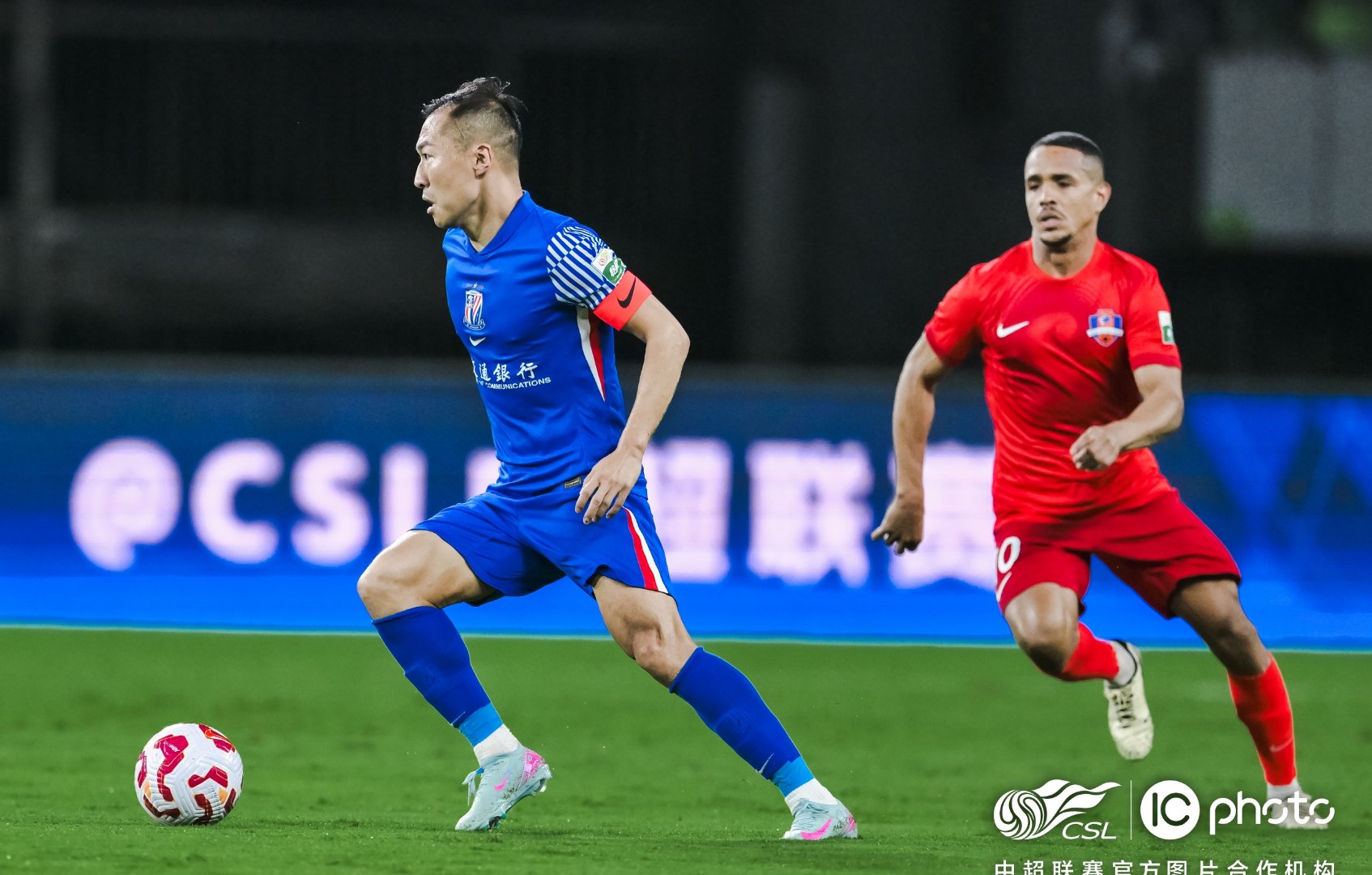 直播-今晨上海申花调整名单以备葡超，回应争议环节打磨，气氛紧张，训练强度明显提升的简单介绍-直播