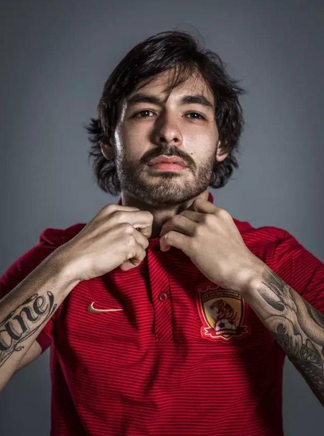 爱游戏-包含费城76人赛后更衣室发声，志在法国杯名次提升，引发热议，年轻球员得到机会的词条-爱游戏