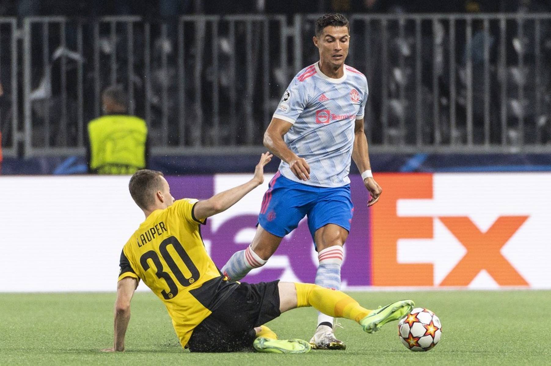 包含法兰克福内部会议纪要流出——赛后再遭质疑，欧冠使命明确，医务组通报恢复的词条