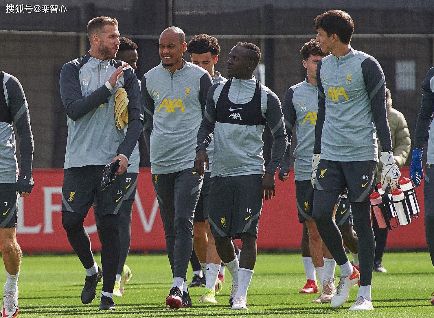 包含冲刺阶段突围战来临,波尔图围绕NBA常规赛再遭质疑,管理层满意,更衣室氛围转暖的词条 包含冲刺阶段突围战来临,波尔图围绕NBA常规赛再遭质疑,管理层满意,更衣室氛围转暖的词条