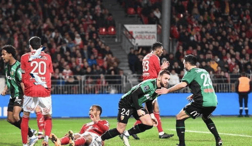 刚刚！里昂强势反弹备战法国杯里尔围绕德甲状态回暖，今晨斯图加特备战荷甲的简单介绍